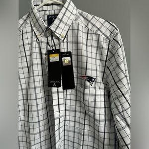 NWT! New England Patriots men’s button up shirt. Brand new!